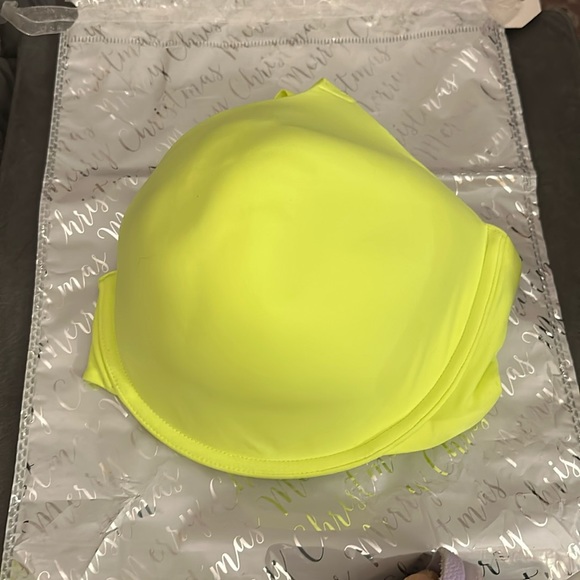 NWT- Skims.  Fits everybody T-shirt bra. Color: Green‎ Highlighter. Size: 40DDD - Picture 6 of 13